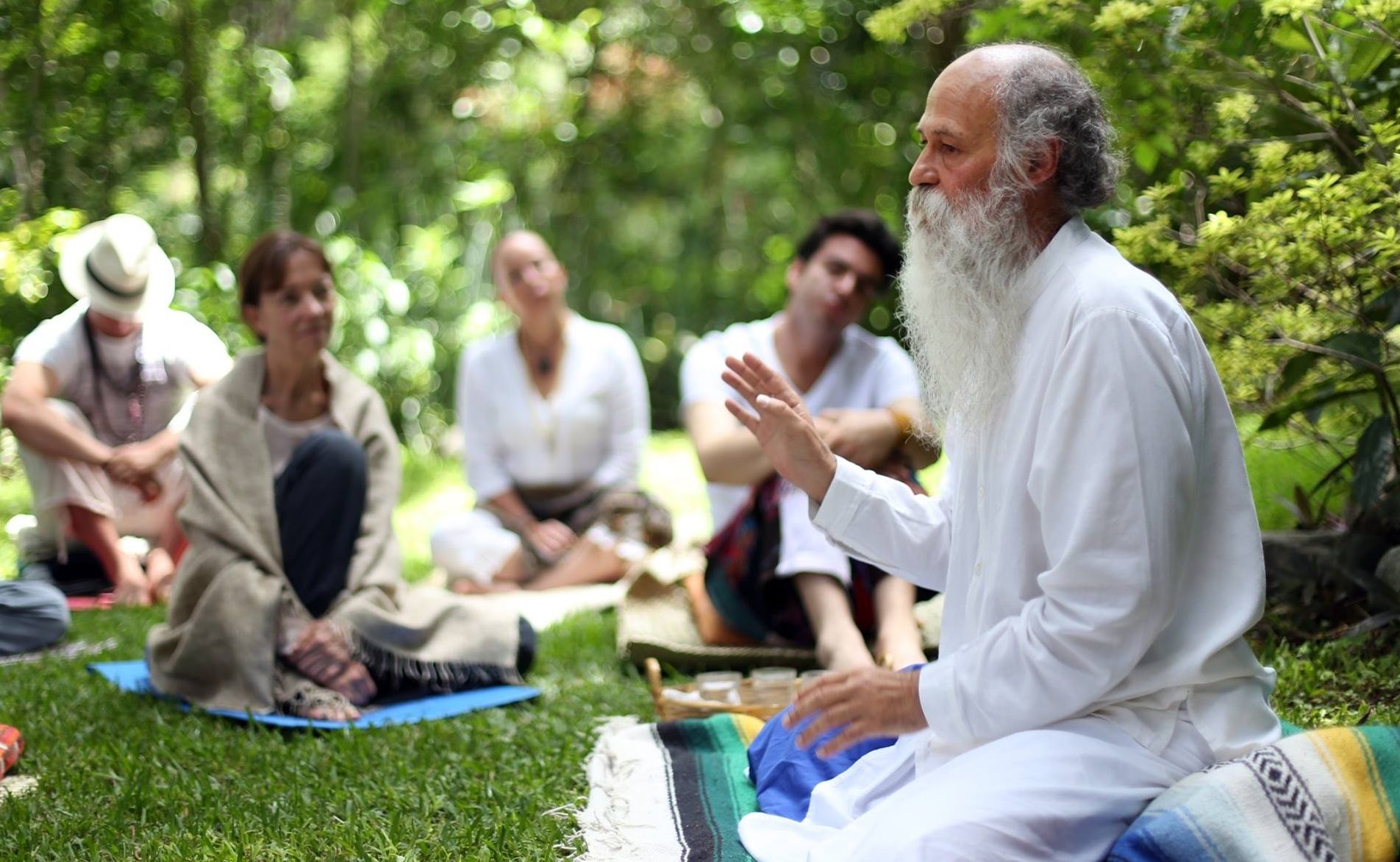 Shiva Shambho, maestro espiritual con miles de practicantes en Latinoamérica y España, gracias a su enseñanza, amor y humor ilimitados.